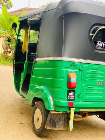 bajaj-re-2-stork-big-1