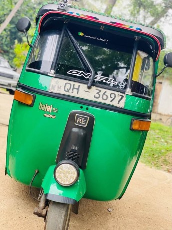 bajaj-re-2-stork-big-3