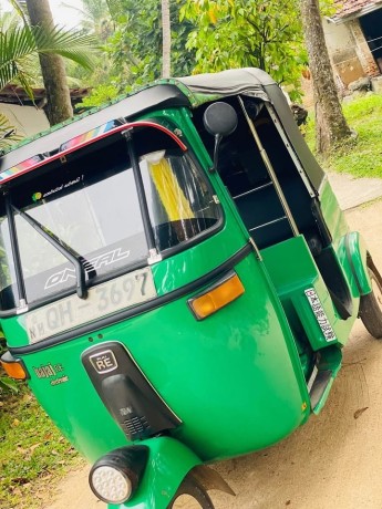 bajaj-re-2-stork-big-2