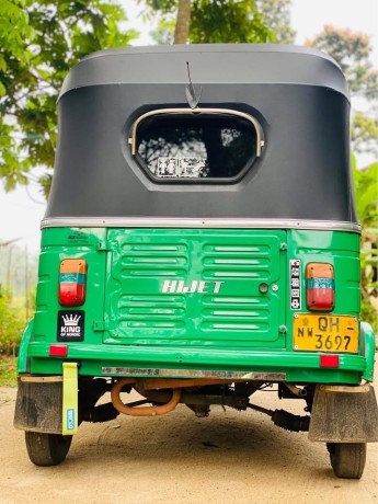 bajaj-re-2-stork-big-0