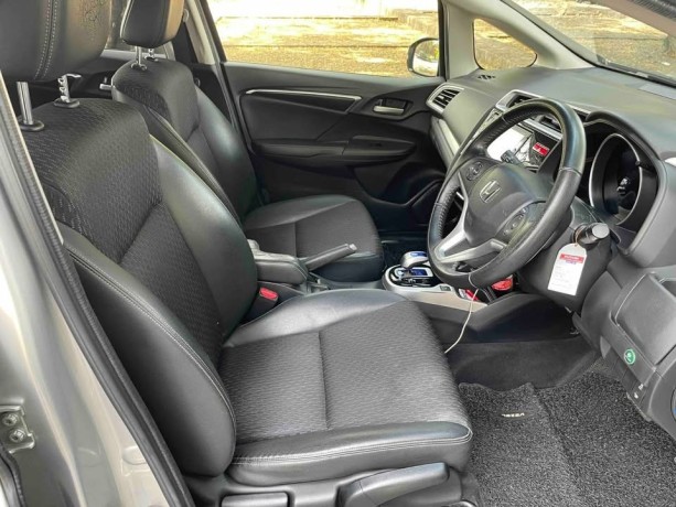 honda-fit-gp5-l-big-8