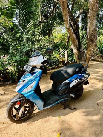 hero-dash-2016-scooter-big-0