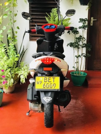 ranomoto-dream-125cc-scooter-big-2