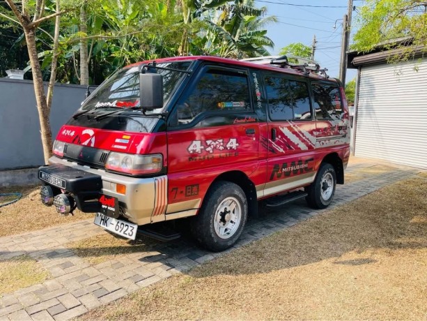 mitsubishi-delica-big-1