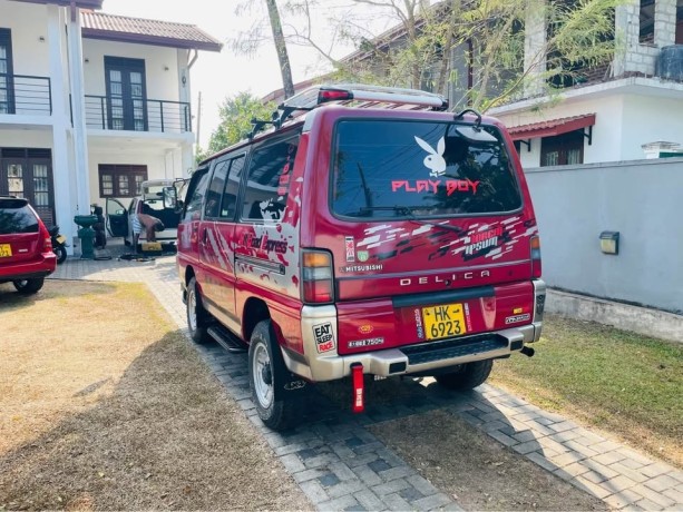 mitsubishi-delica-big-2
