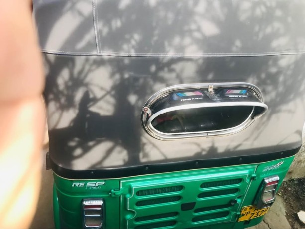 bajaj-re-big-1