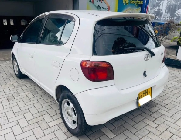 toyota-vitz-20000-big-0