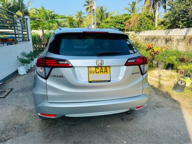 honda-vezel-z-grade-2014-for-sell-big-4