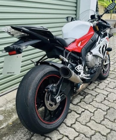 bmw-s1000rr-2018-big-1