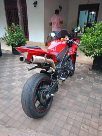 yamaha-r1-2014-big-3