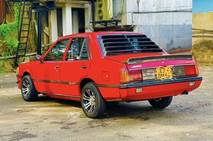 mitsubishi-lancer-box-big-8