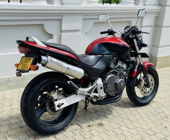 honda-hornet-250-2015-big-4