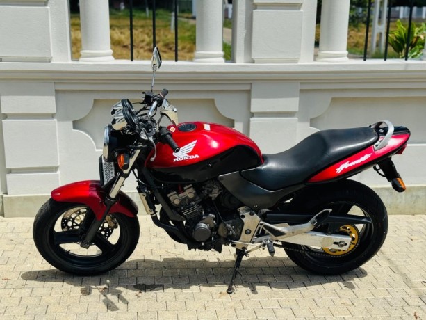 honda-hornet-250-2015-big-3