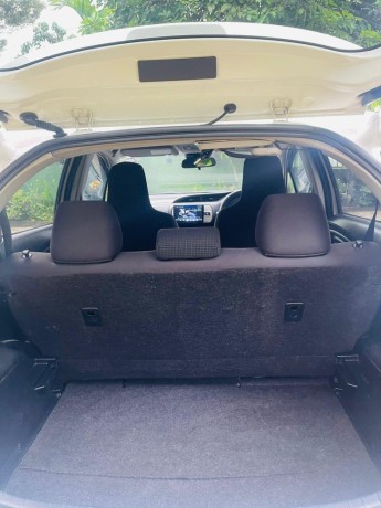 toyota-vitz-2016-big-6